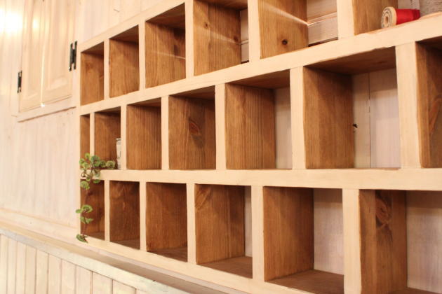 楽天市場】壁掛け コレクションシェルフ 壁掛け収納 北欧 無垢 パイン