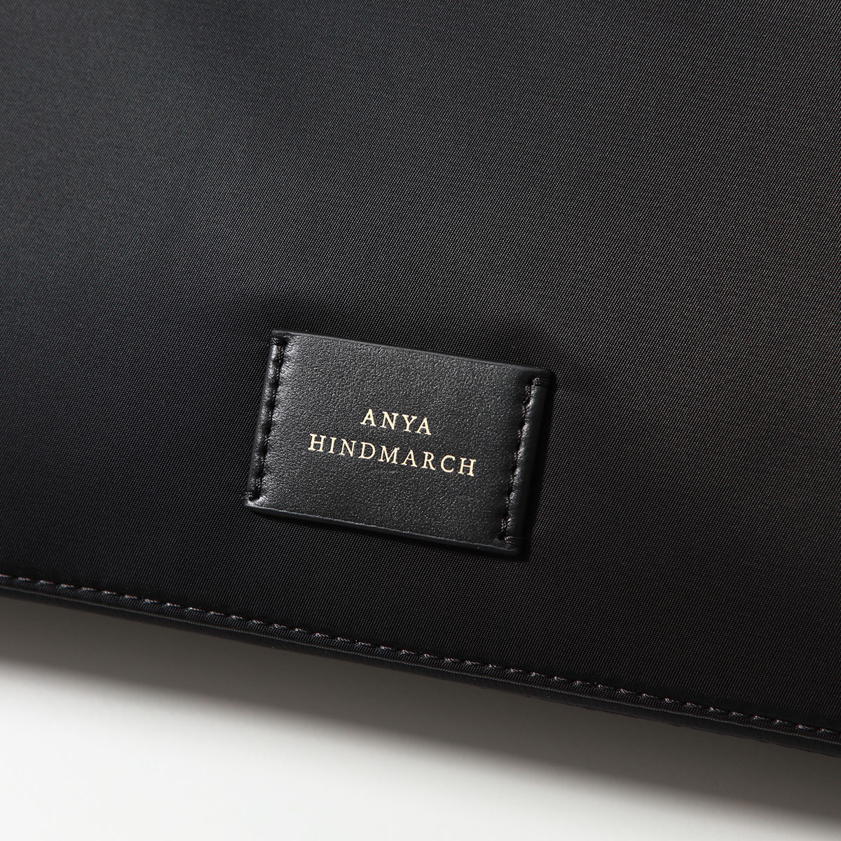楽天市場】ANYA HINDMARCH アニヤハインドマーチ クラッチバッグ Tech