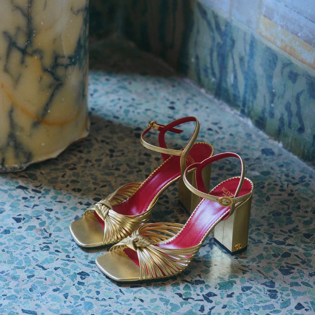 公式】ヴァレンティノ ガラヴァーニ ウィメンズサンダル