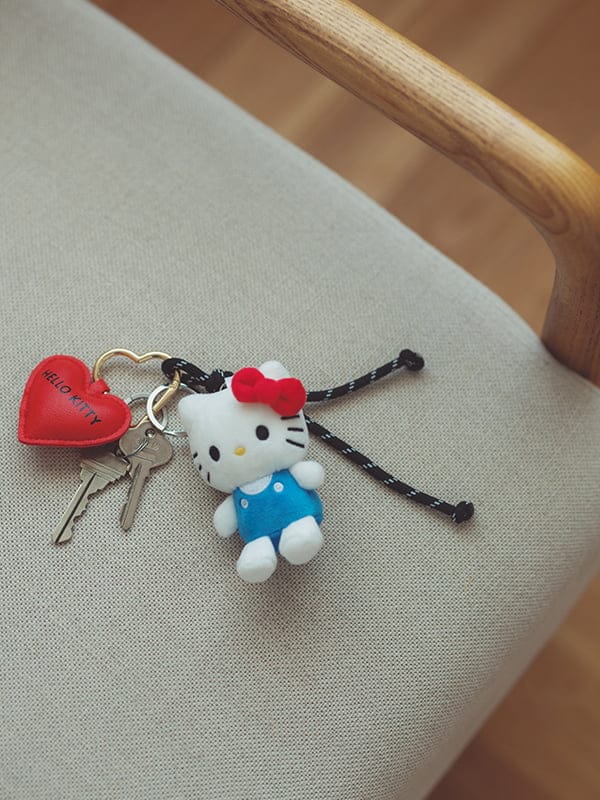 Collaboration with Elura HELLO KITTY | [公式]エルーラ （Elura）通販