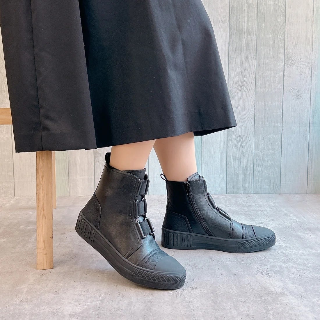 厚底 バックルデザイン スポーティ スニーカーブーツ 〈217-2238