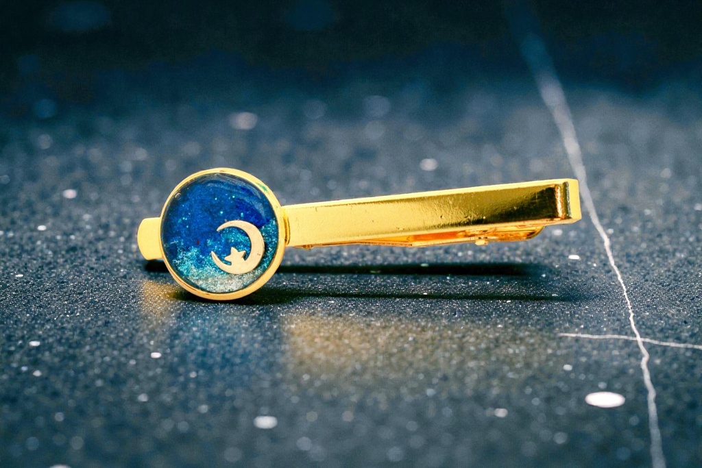 女性用ネクタイピン 青い月 オーシャンブルー×シャンパンゴールド