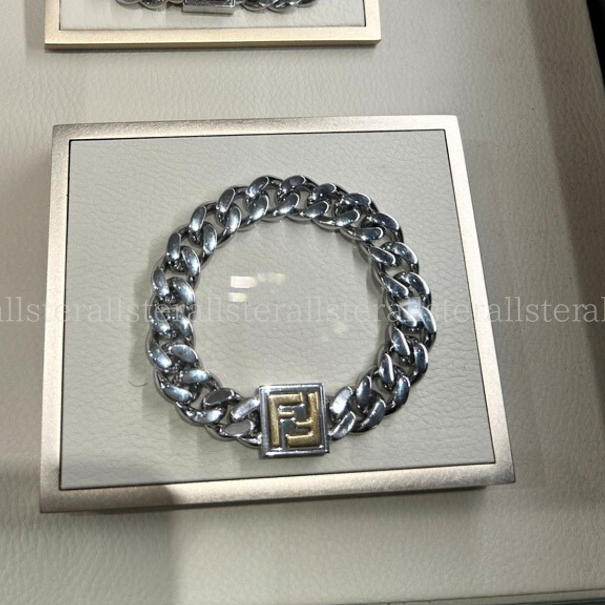 関税なし 国内発送【FENDI】フェンディ FFチェーンブレスレット (FENDI