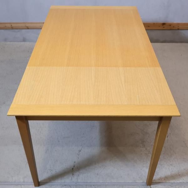 IDC OTSUKA(大塚家具) オクト オーク材 伸長式ダイニングテーブルです