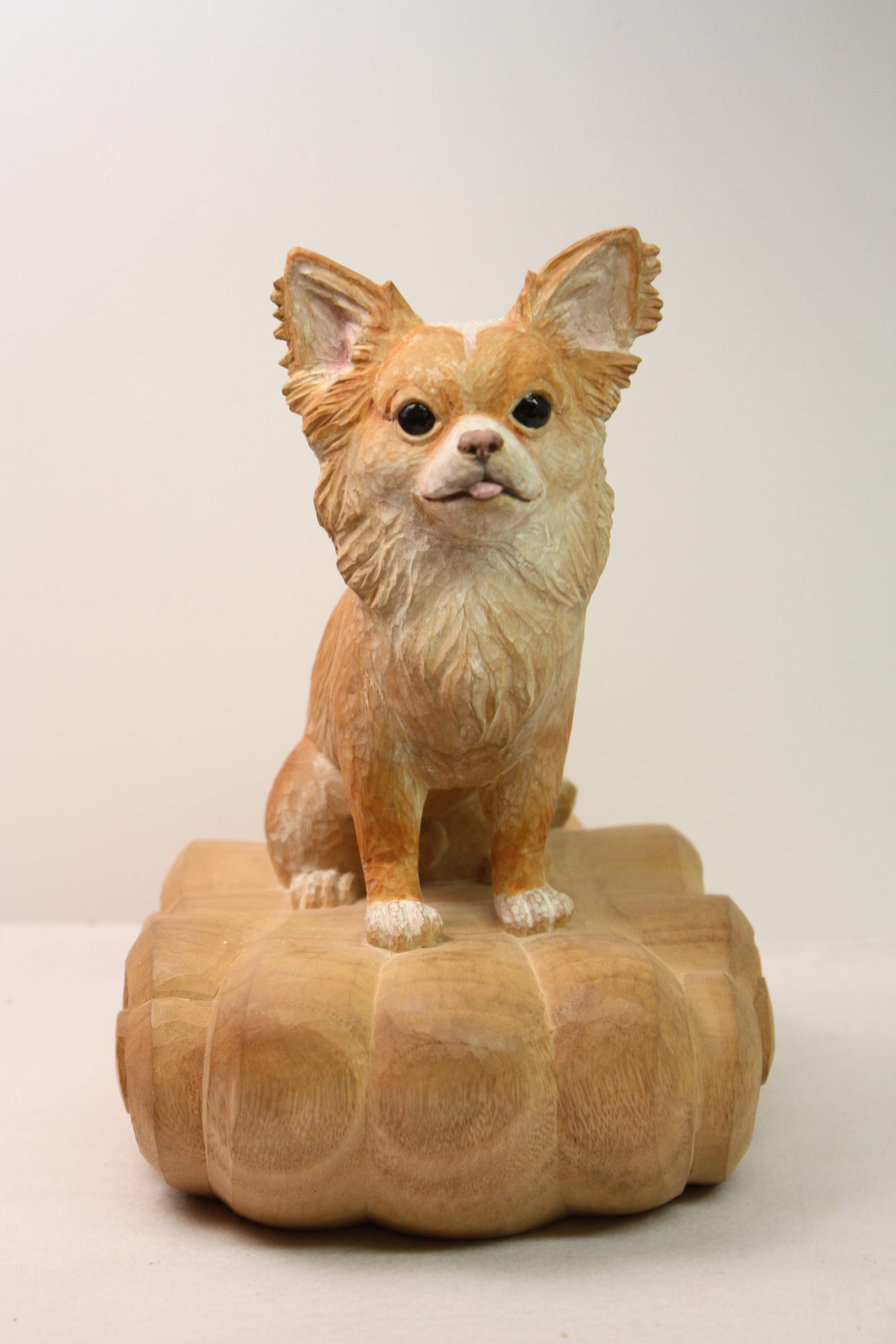 チワワのモック君の木彫を制作しました。