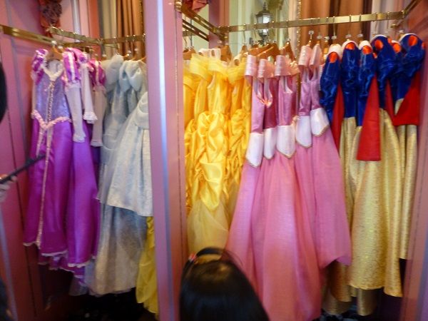 ラプンツェル・ベル・白雪姫のビビディのドレスの大きさ（一部ですが