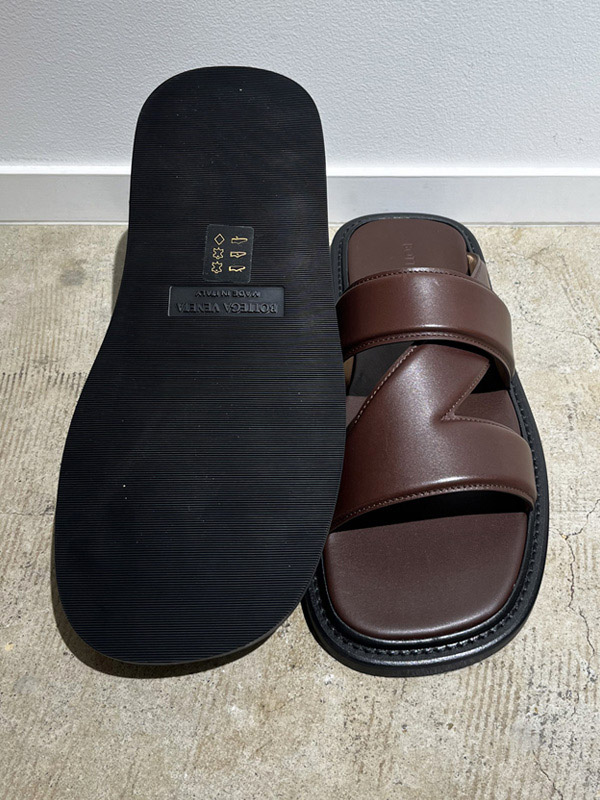 BOTTEGA VENETA（ボッテガヴェネタ） レザーサンダル ブラウン - margin