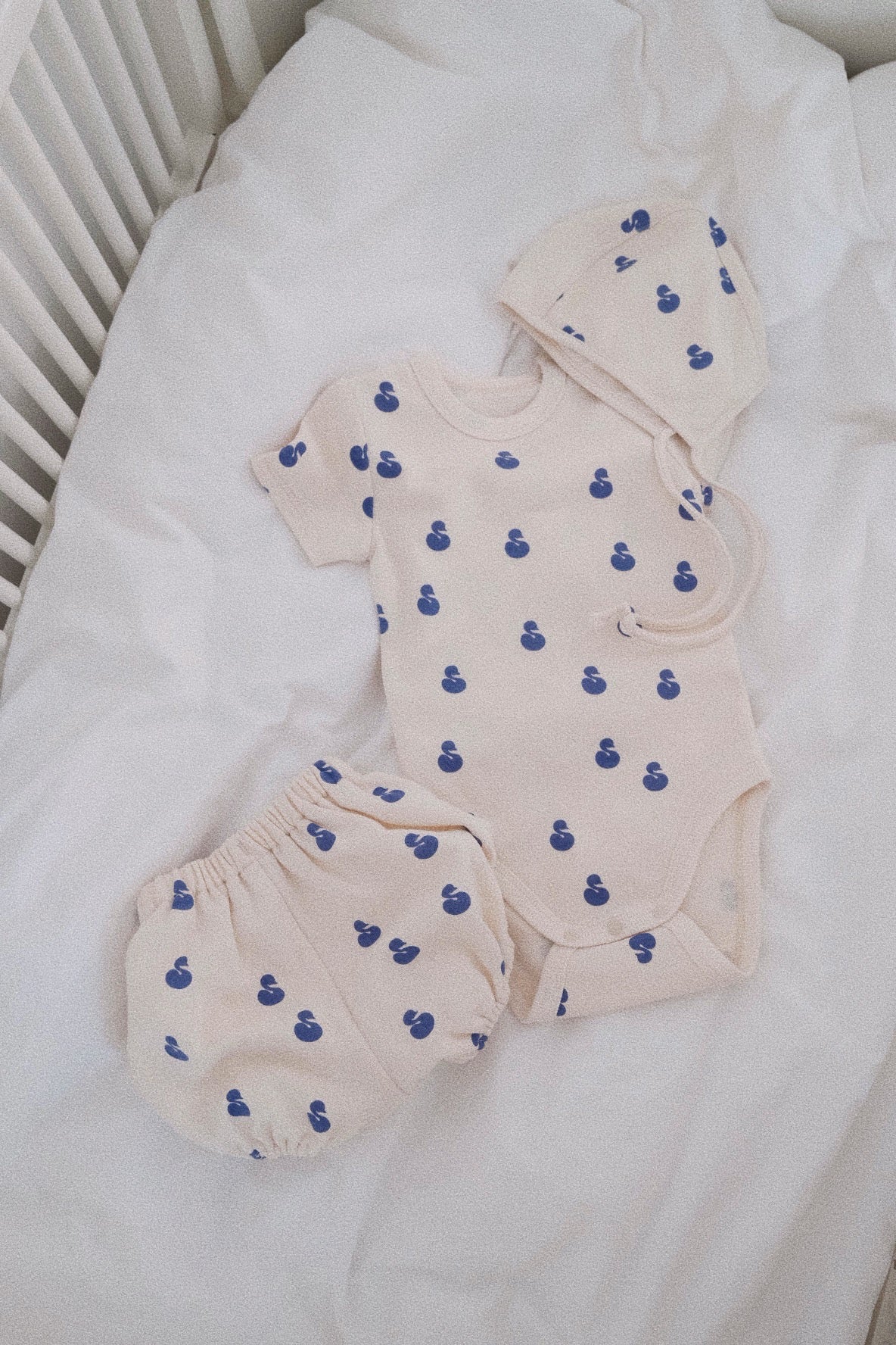 SWAN BONNET – melted butter