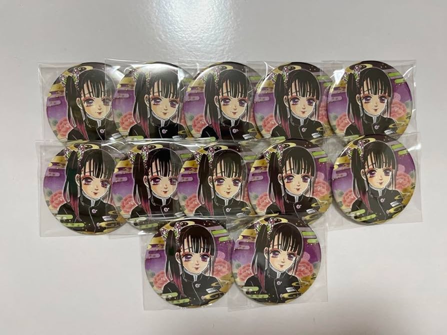 Amazon | 鬼滅 栗花落カナヲ 原作缶バッジ | バッジ | おもちゃ