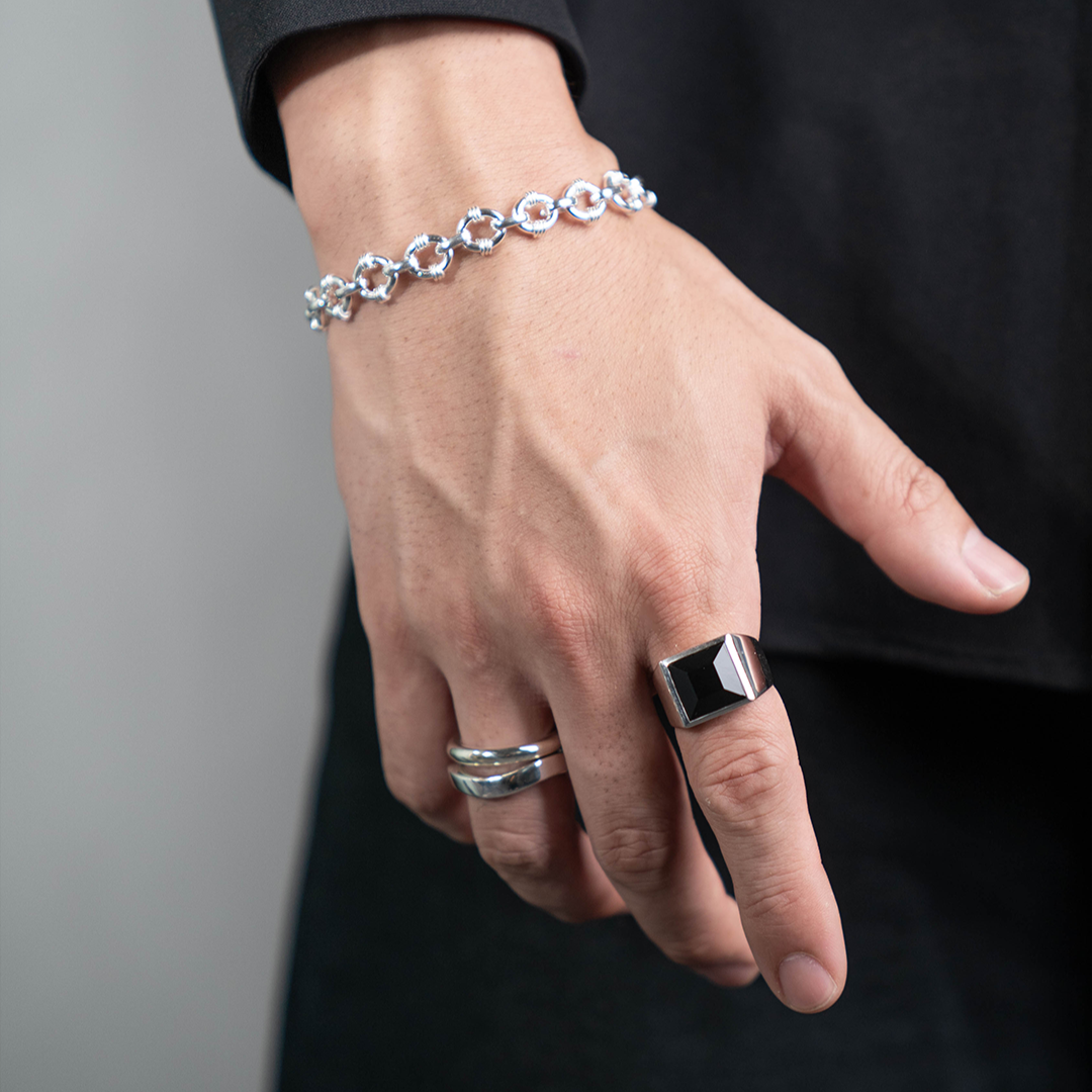 Black onyx square ring – HASH.