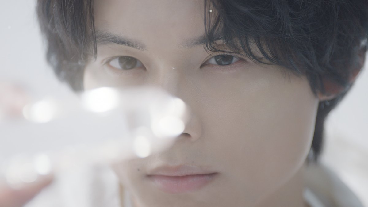 SixTONES松村北斗「SHIRORU」新CM公開 相棒・ドンくんと息ぴったり共演