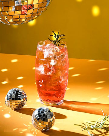 AZUMA LANÇA LINHA DE SAKES SABORIZADOS - Mesa de bar