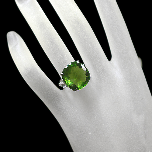ペリドット 24.5ct ダイヤモンド プラチナ リング（指輪）【品質保証書