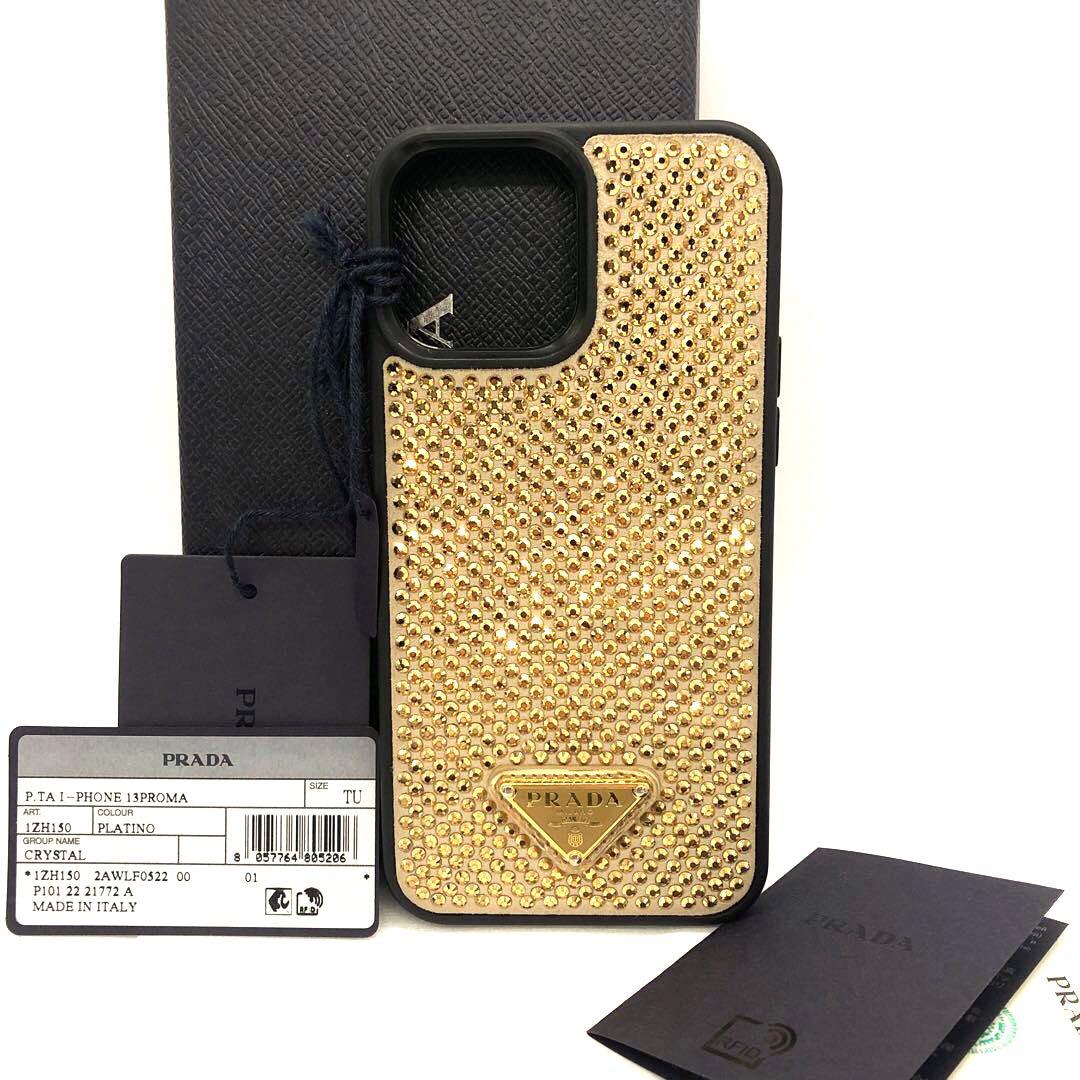 プラダ PRADA iPhone13 pro maxケース ゴールドスパンコール Crystal-embellished iPhone 13 case in gold - Prada | Mytheresa