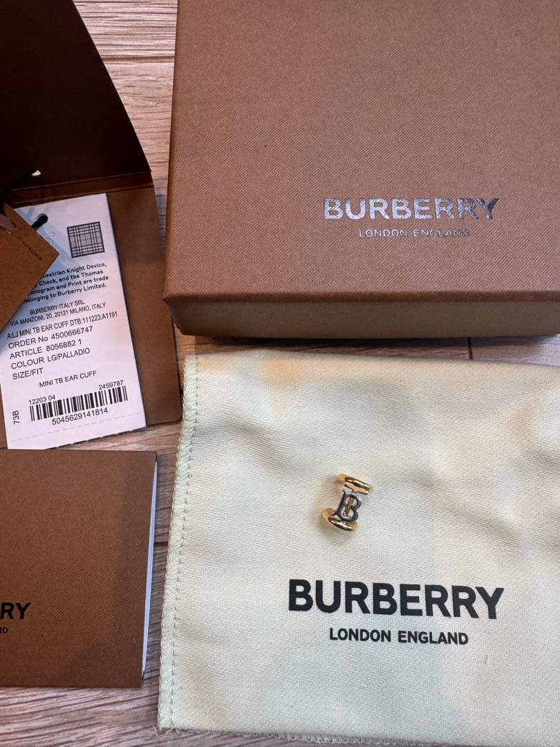 本日限定 コメント頂いた方13800円に。BURBERRYイヤーカフ Bロゴ付き BURBERRYイヤーカフ Bロゴ付き バーバリー - メルカリ