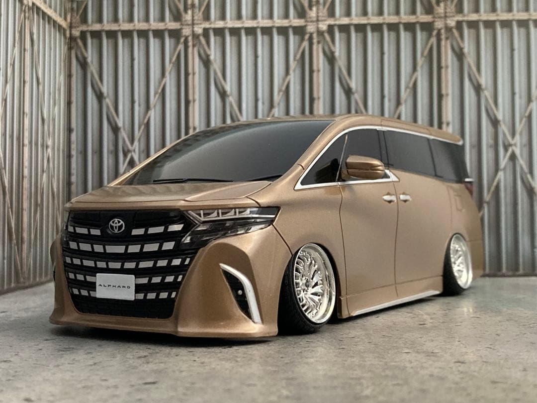 1/24 新型アルファード・ブロンド（カスタム品） RF124 新型 アルファード 40系 ヴェルファイア ボンネットガーニッシュ