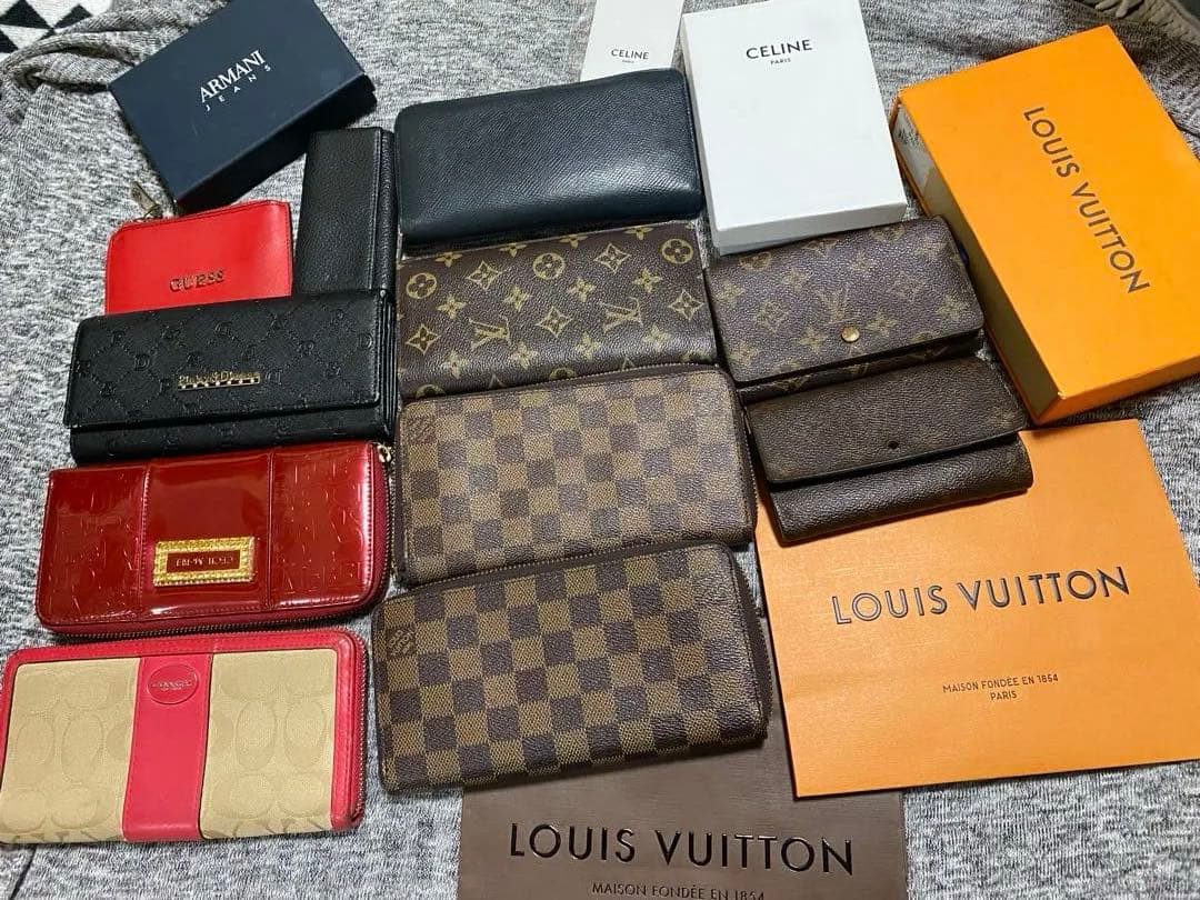 LOUIS VUITTON セリーヌ coach 長財布 二つ折り財布 Coach コーチ ACCORDION ZIP WALLET 長財布[品番：SESB0017956
