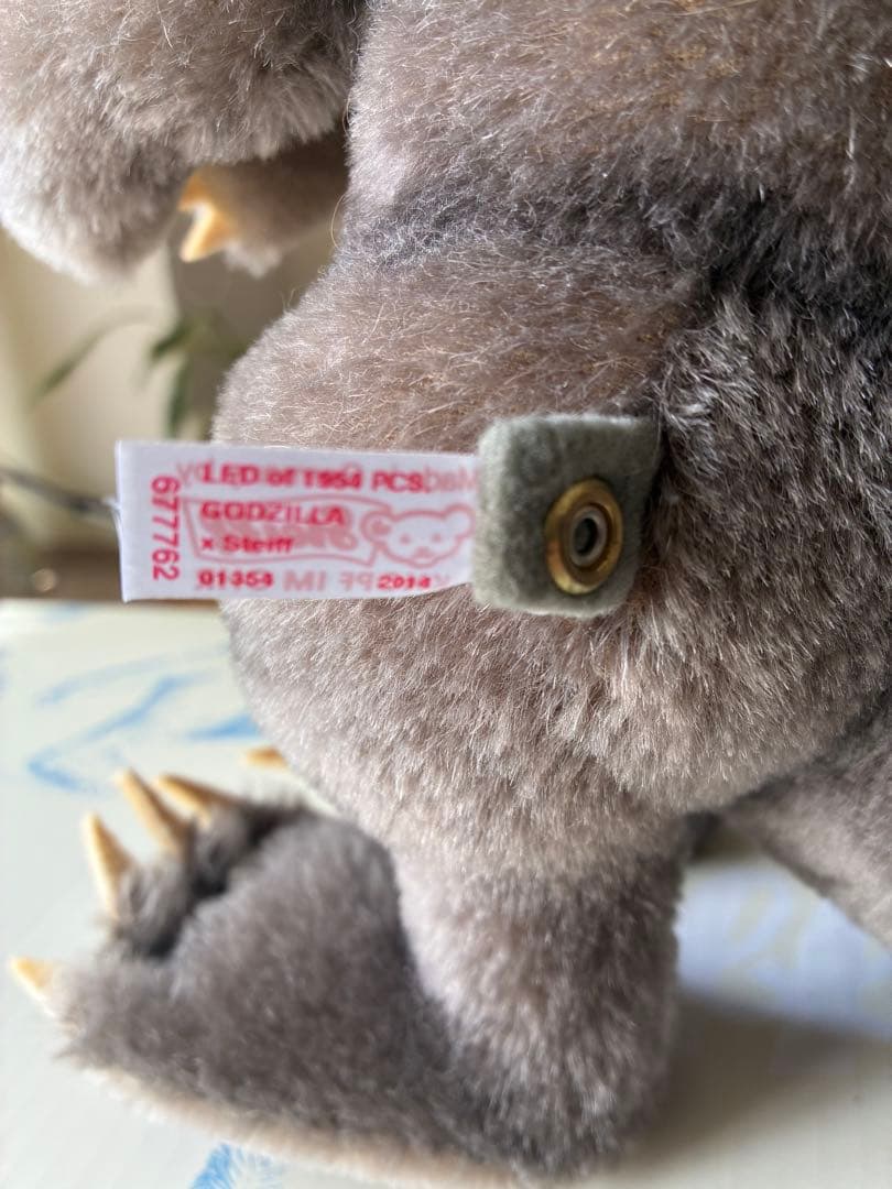 シュタイフ ゴジラ 1954体限定 60周年記念 ぬいぐるみ - メルカリ
