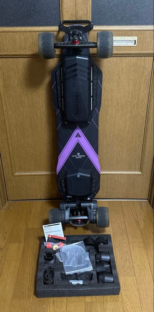 電動スケボー BACKFIRE Zealot S 付属品多数 スポーツエントリー