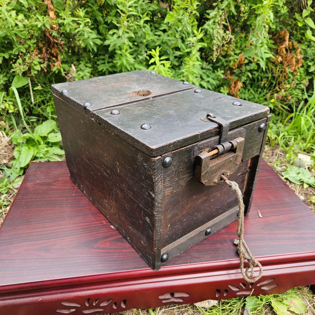 japan antique 銭函 江戸時代 錠前鍵付 銭箱 貯金箱 木製 収納 - メルカリ