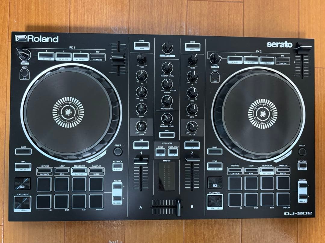 Roland DJ-202 DJコントローラー FX機能搭載 Roland DJ-202 4-deck Serato DJ Controller with Drum Machine