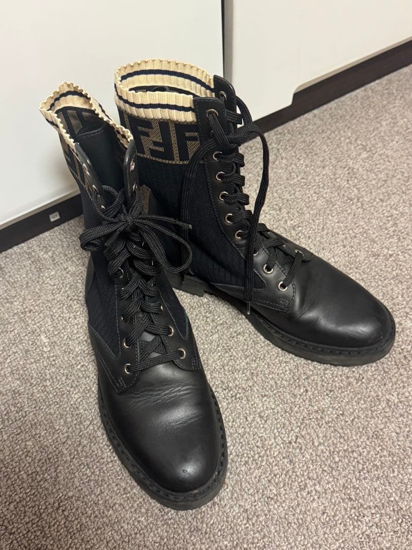美品♪FFロゴ ニットカフ付きレザーブーツ FENDI フェンディ ロココ ストレッチファブリック バイカーブーツ