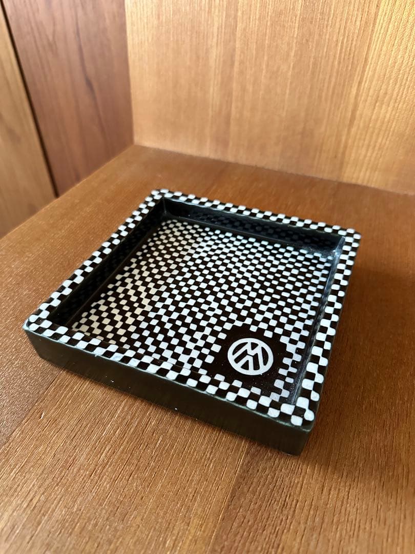 お　DOMINO Ashtray/Volkswagen ヴィンテージ Amazon.co.jp: Dale Adkins Art クラシックカータイヤ灰皿 (1969