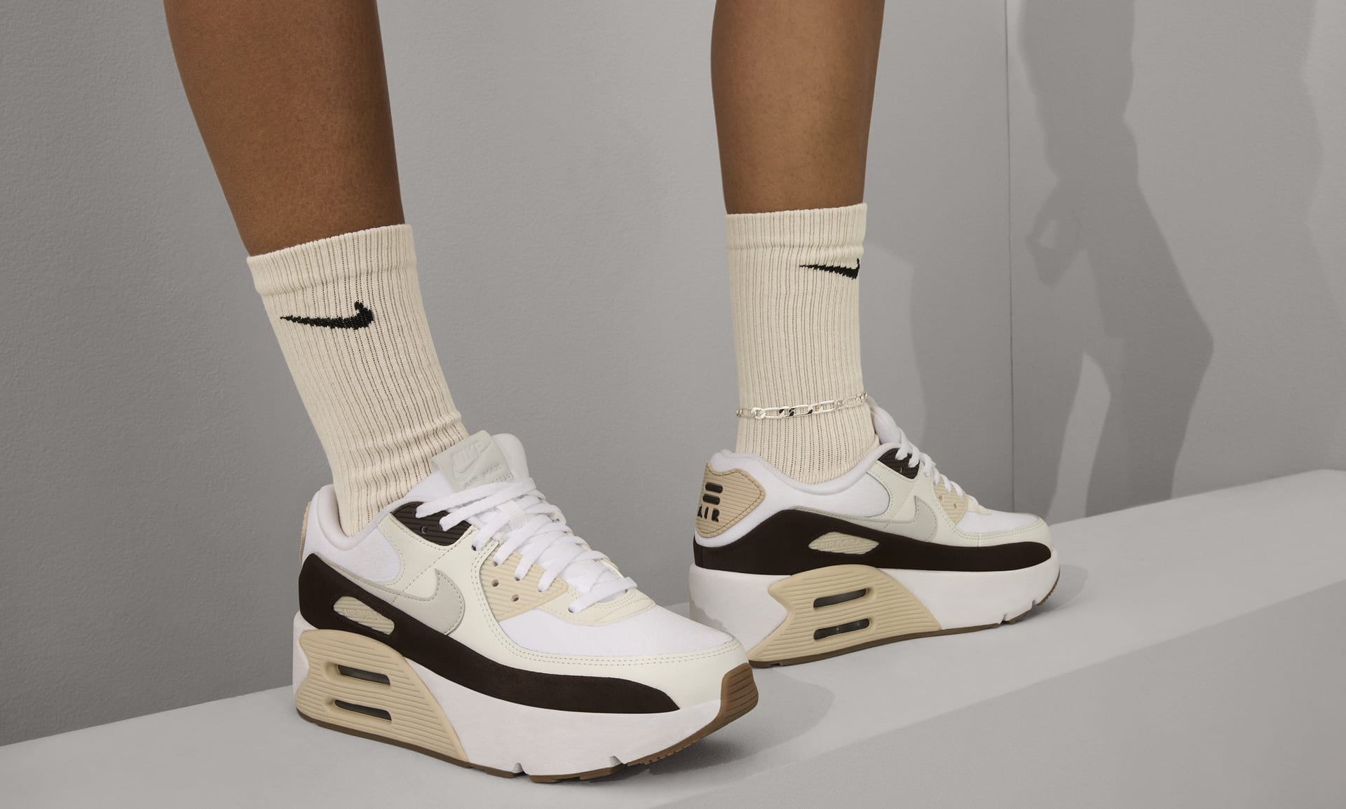 NIKE公式】ナイキ エア マックス 90 LV8 ウィメンズシューズ